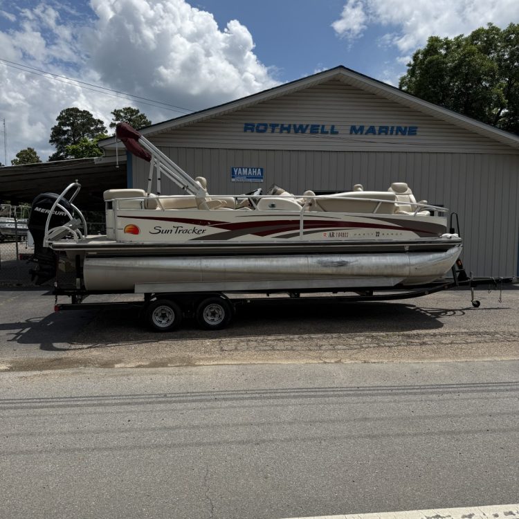 2008 Tracker Regency 22 with Mercury 115 four stroke