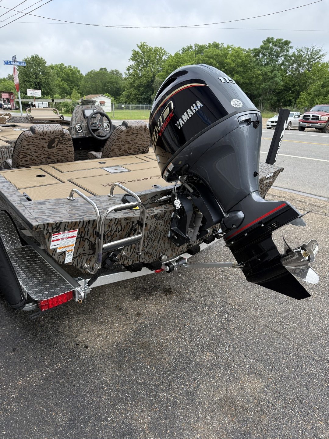 2026 Xpress H18C with Yamaha 115 SHO - Image 4