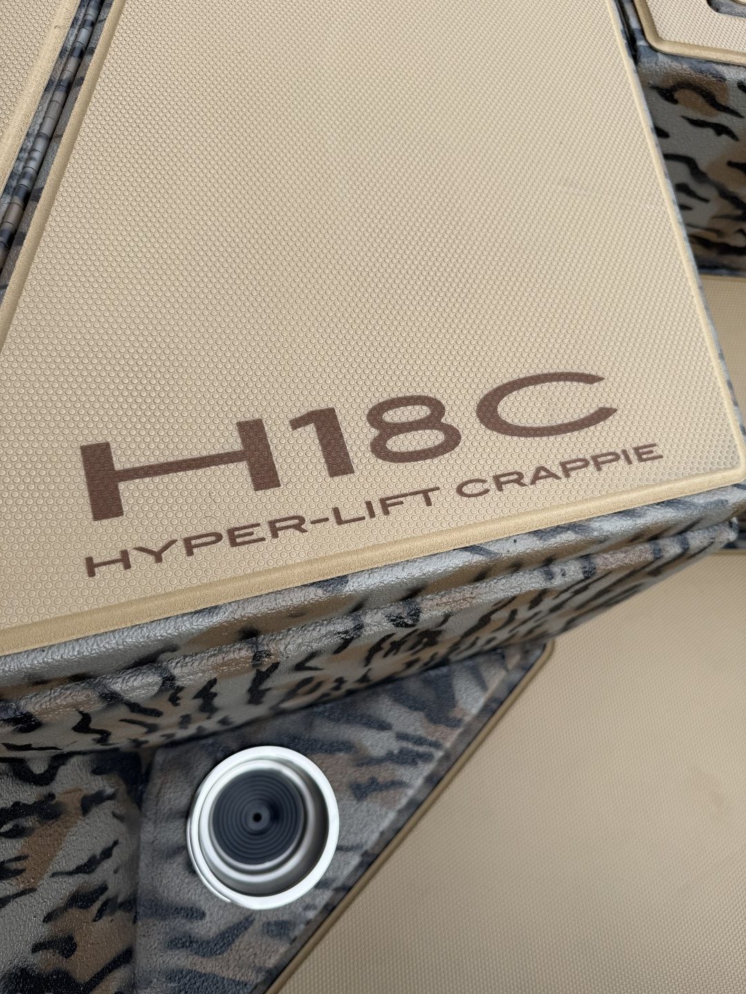 2026 Xpress H18C with Yamaha 115 SHO - Image 8