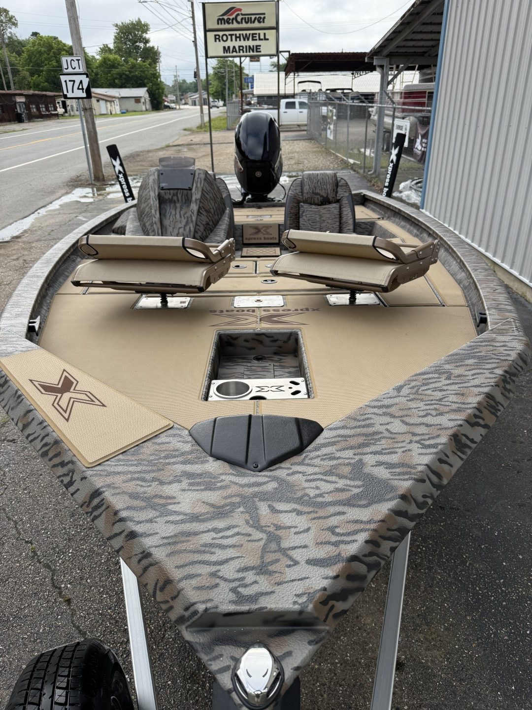 2026 Xpress H18C with Yamaha 115 SHO - Image 10