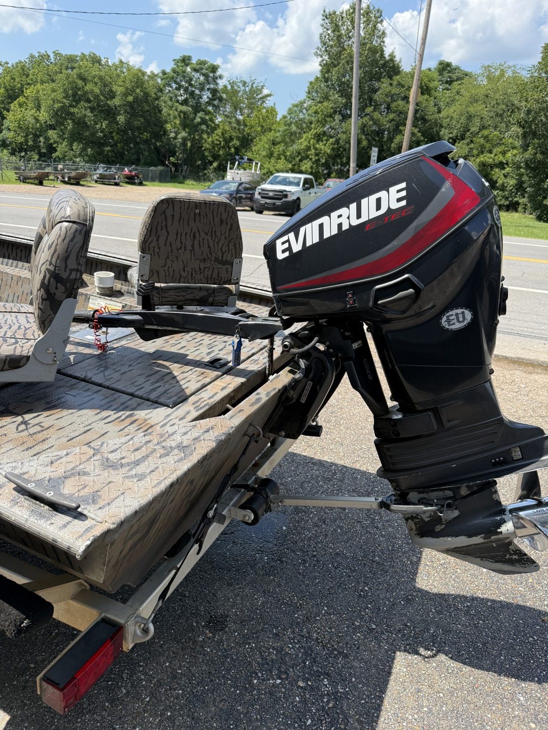 2016 Xpress HD16DBX with Evinrude 40 Etec - Image 5