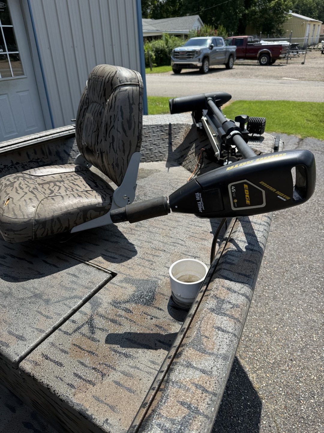 2016 Xpress HD16DBX with Evinrude 40 Etec - Image 9
